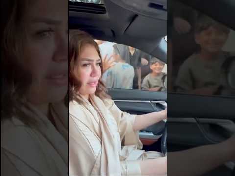 الناس كانت هتكـ سر العربية على هدير عبد الرازق في الشارع 😱