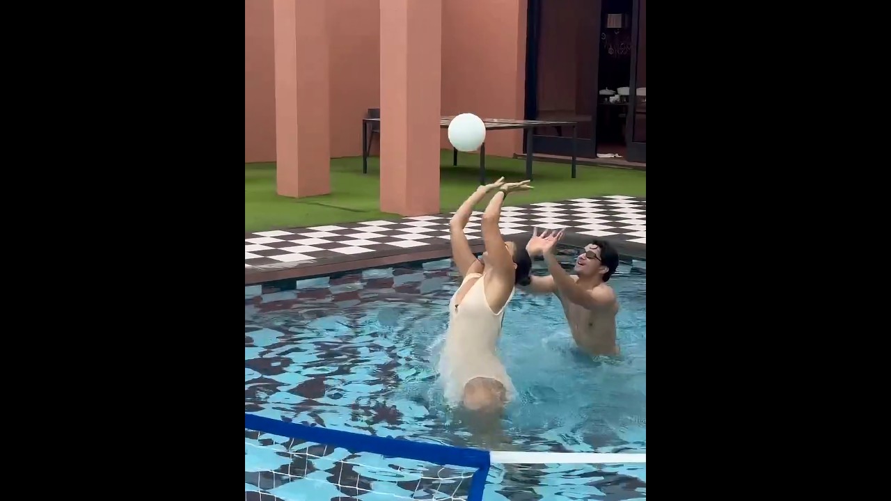 Aliabhatt Celebrates Akansha Ranjan's Pool Birthday 🎉