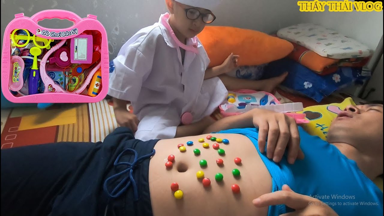 Trò Chơi Bác Sĩ: Bé Khám Răng Cho Bố Đau Đớn 🦷