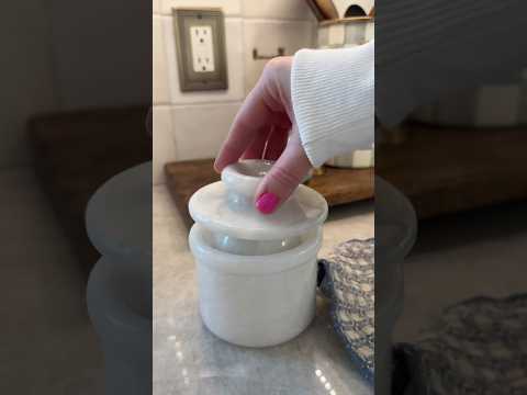 Making homemade butter 🧈🤍 #homemade #asmrsounds #asmr #aesthetic #kitchenfinds