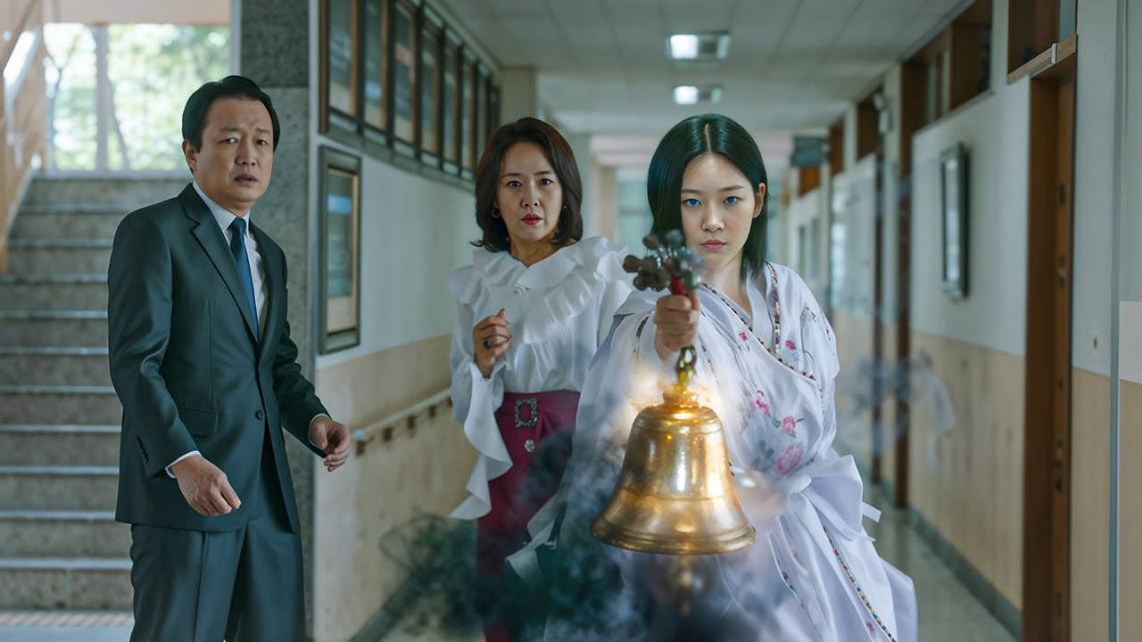 Powerful Heroine Defeats Demons with Ease ✨