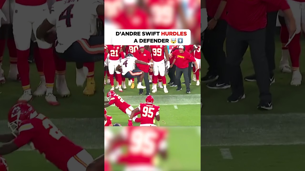 D'Andre Swift Makes Spectacular Hurdle Over Defender 🏃‍♂️