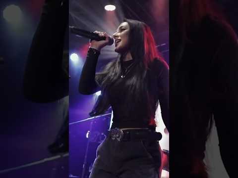 Alexis Wilkins performs her patriotic anthem 'Country Back' #country #alexiswilkins #livemusic