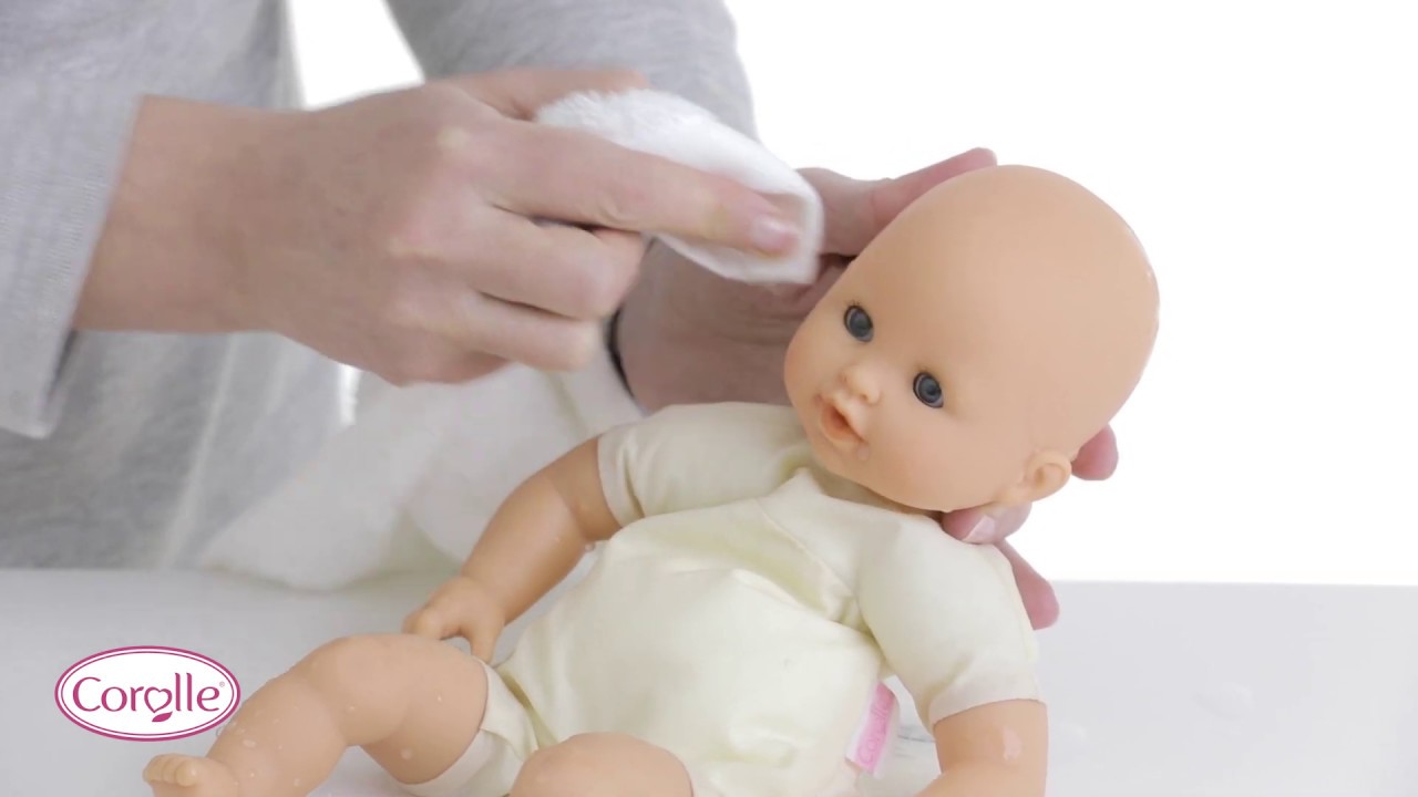 Sécher correctement votre poupon Bébé Bain Corolle 👶