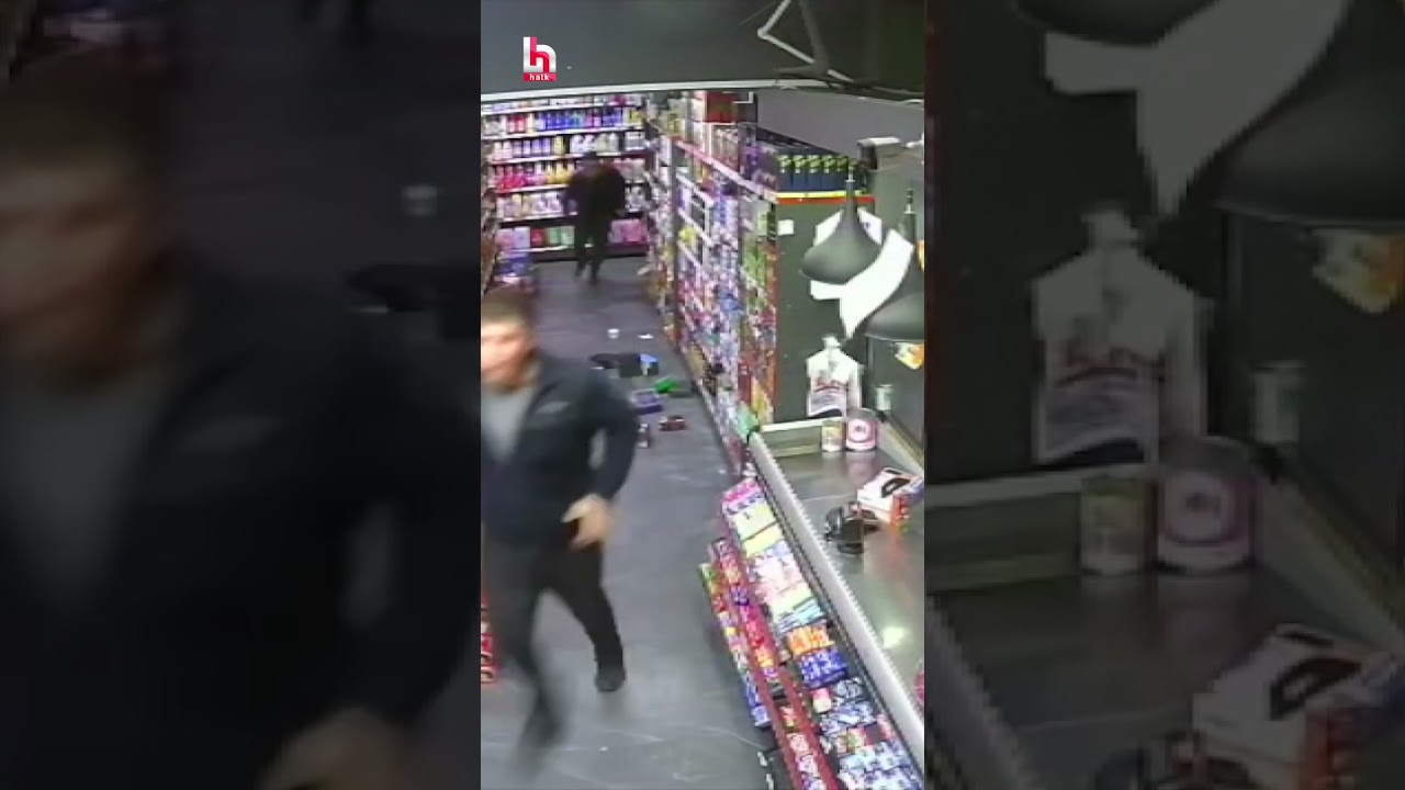 Van'da 5,2 büyüklüğündeki deprem anı güvenlik kamerasına böyle kaydedildi!