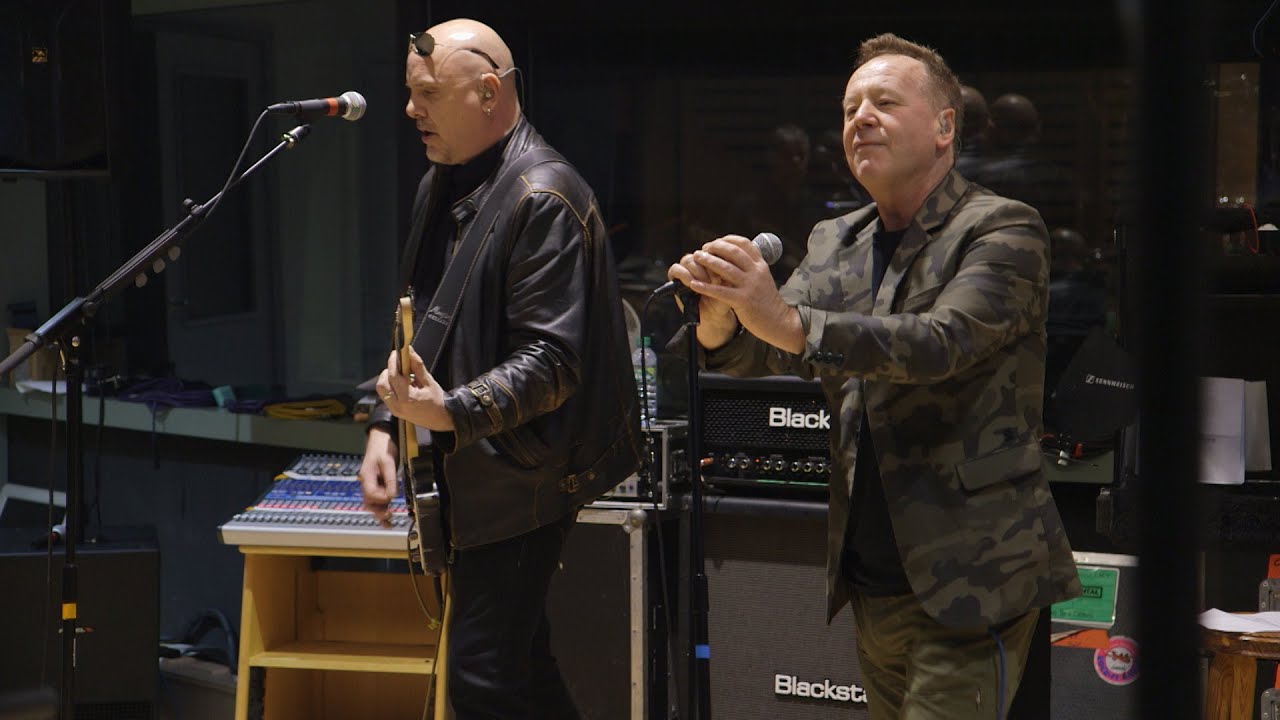 Simple Minds & The Stranglers Perform '(Get A) Grip (On Yourself)'