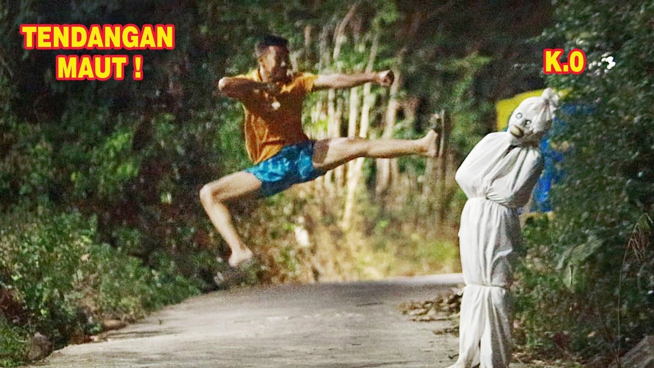 Prank Pocong Kena Tendang! 😂 Lucu Banget!