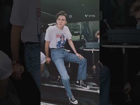 🔥 Top 5 '80s Outfits for Men in Summer 2025: Retro Drip #80s