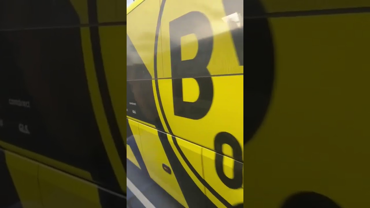 S04 Bus Überholt BVB Bus & Schalke Fans Singen 🔵⚪️