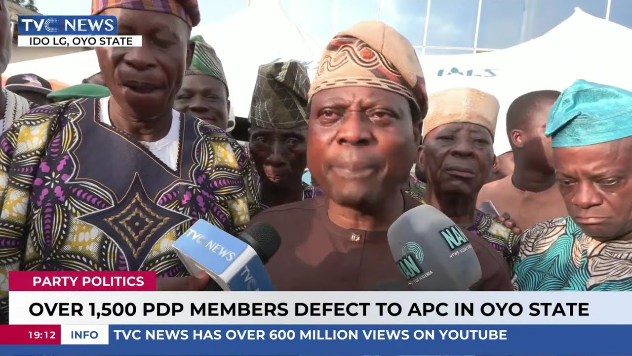 1500 PDP Members Defect to APC in Oyo State