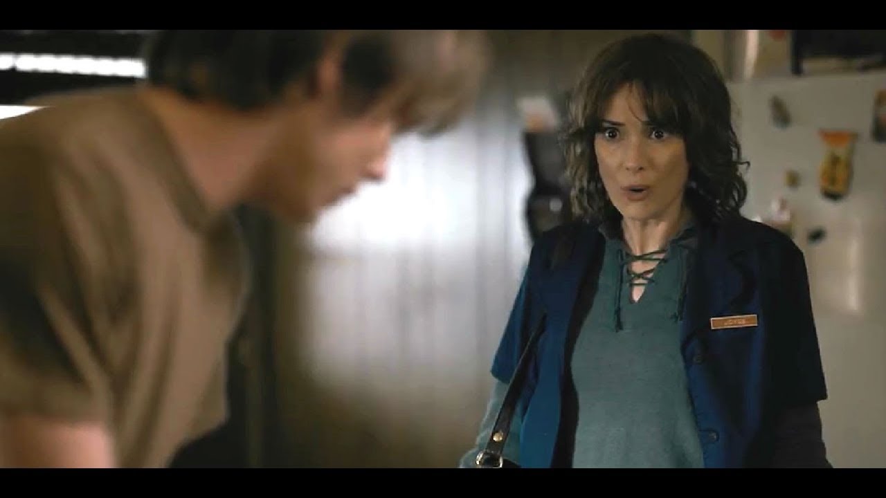 Stranger Things S1E1: Joyce's Urgent Search for Will Begins 🕵️‍♀️