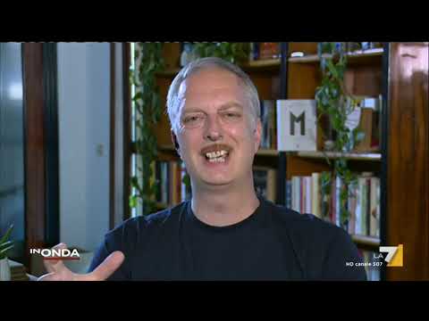 Antonio Scurati: 'Il Mussolini delle origini è un uomo cavo, senza ideologia'