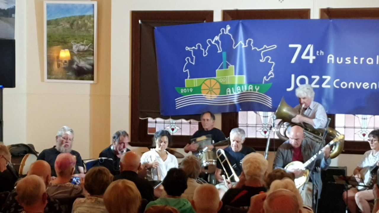 Shaye Cohn Performs 'Maggie' in Albury 🎶