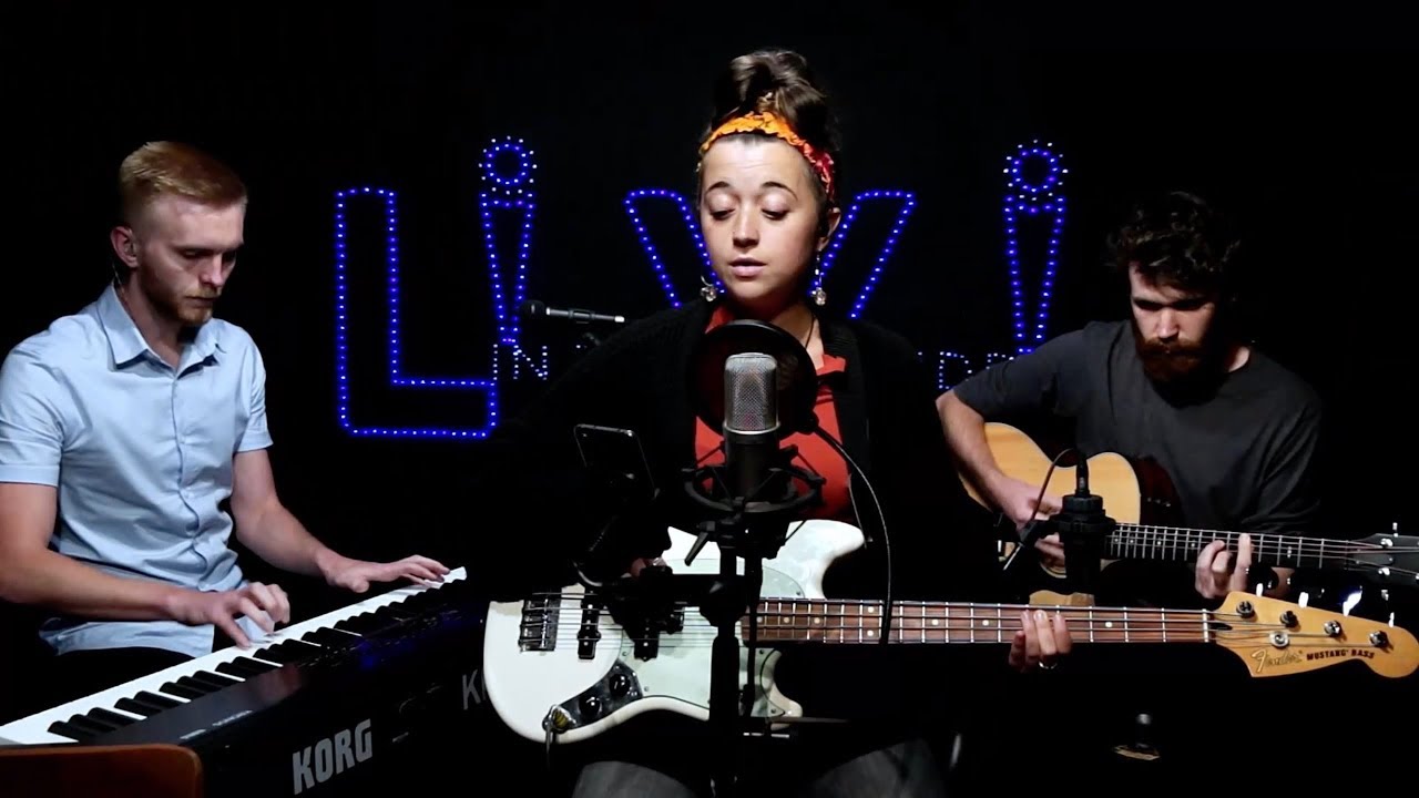 Clacket Lane - Out Of The Dark (Livi In The Middle Cover) 🎶