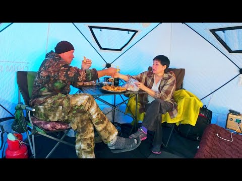 🔥ЕЙ ПОНРАВИЛОСЬ! Комфортная Рыбалка с Ночёвкой с Женой в Палатке. (Готовим Улов на Костре)🎣