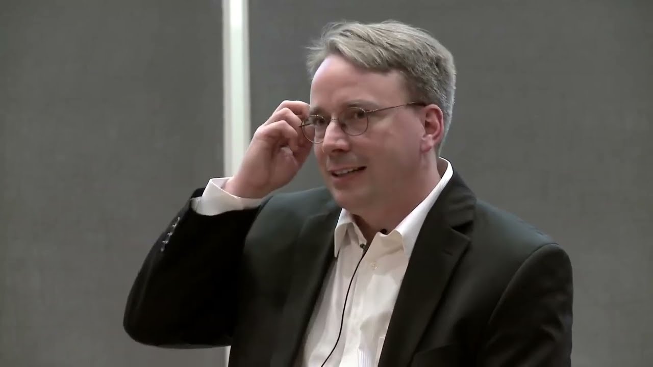Linus Torvalds on Monolithic Kernel & Tech Giants