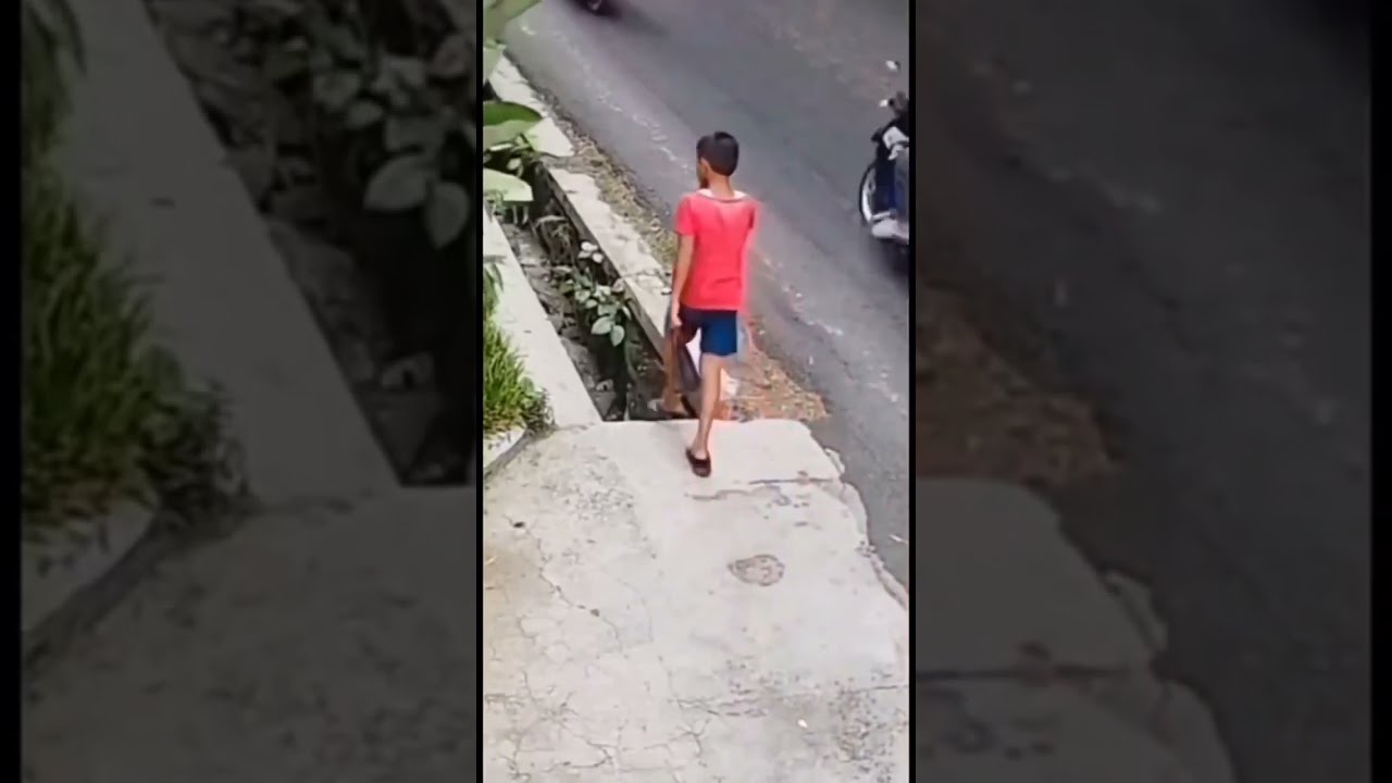 Bocil Terekam CCTV Masuk Got 🚶‍♂️