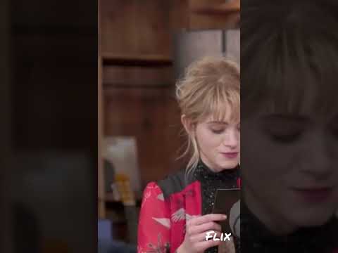 Natalie Dyer can't hold her laughter✨😆#strangerthings #shorts #trending