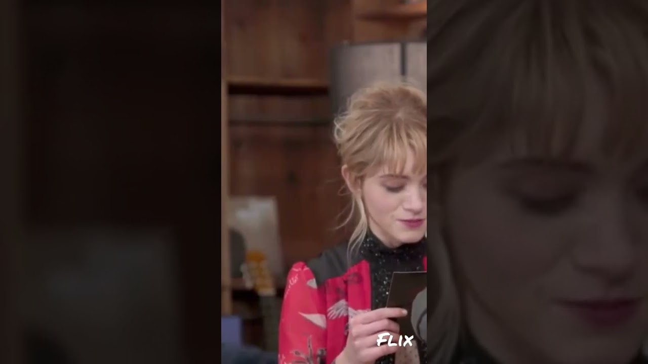 Natalie Dyer's Hilarious Laugh Moment on Stranger Things! 😆