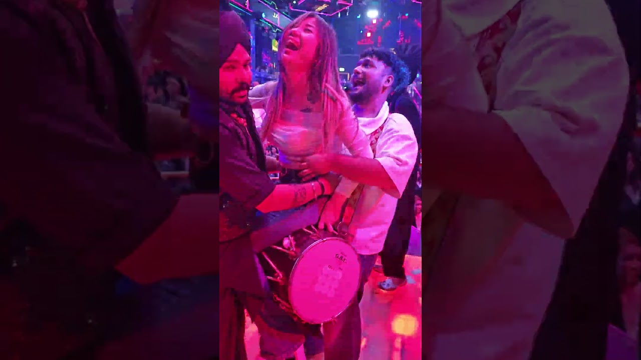 Stunning Girl Lights Up Jalwa Club in Pattaya ✨