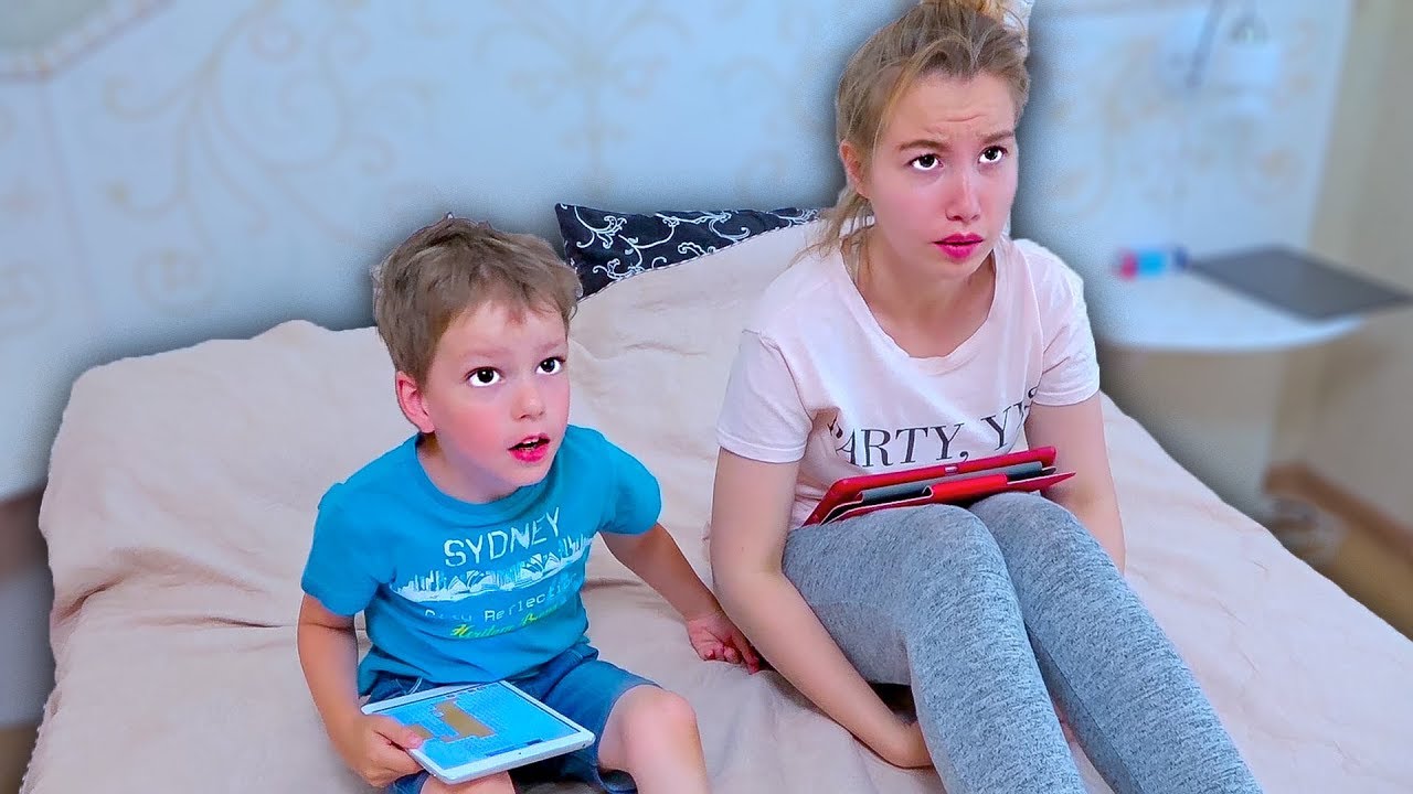 Обычный вечер: Света и Богдан против мамы