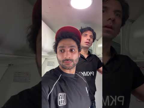 Galat plane me baith gaya!