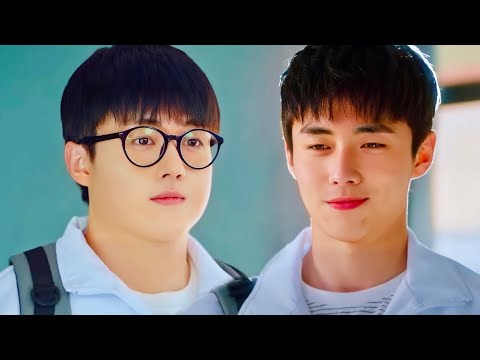 بنت كيوته بتقع في حب شاب تخين الكل بيتنمر عليه لكنه بيقرر يخس ويتغير عشانها وكل البنات بتحبه ملخص