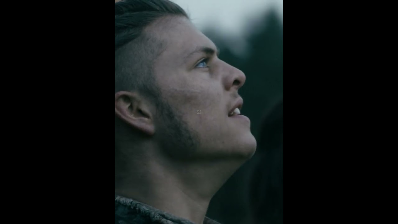 Ivar Faces a Barrage of Arrows in Epic Viking Battle 🏹