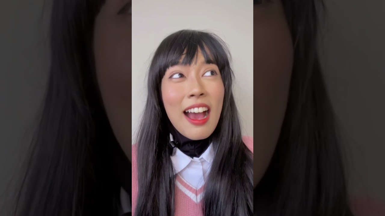 Hayo Senyum Sendiri! π