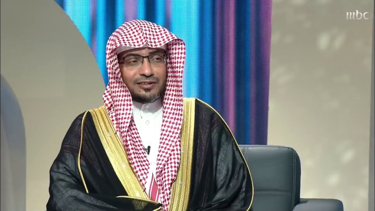 قصة المتنبي مع كافور وسيف الدولة 📝