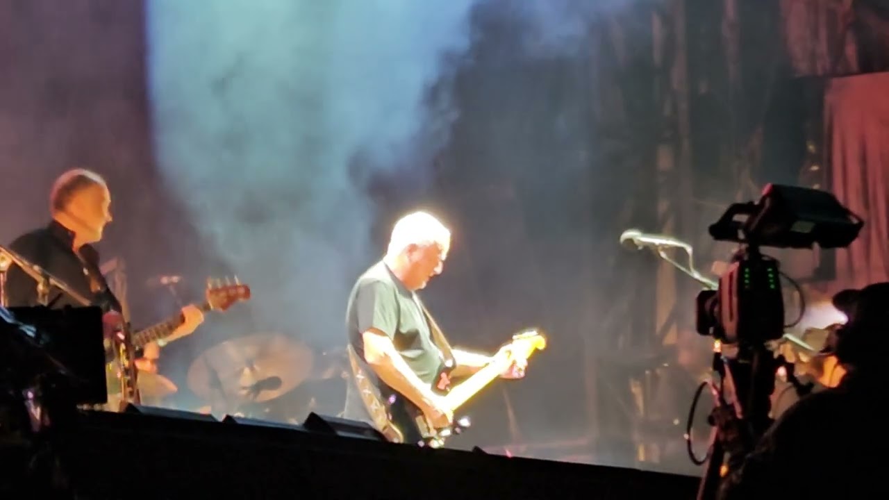 David Gilmour Makes a Surprise Mistake During Live Performance at Circo Massimo 🎸