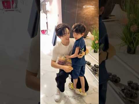 🫠☺️ #梁思伟 #liangsiwei#短剧推荐 #短剧演员 #短剧全集 #短剧 #chinesedrama