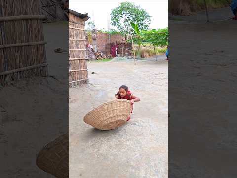 अपने ही बेटी ने घर से भाग कर लुक गया अचानक टोकरी में 😭🙏#viralvideo #youtubeshorts #ytviral