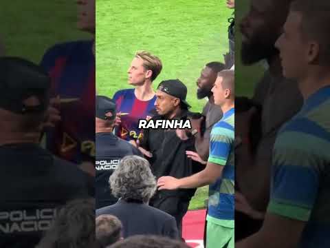 Florentino Perez showed off the UCL trophies to the BarƧa players. 𤣠El ClĆ”sicoās wildest momentsš°