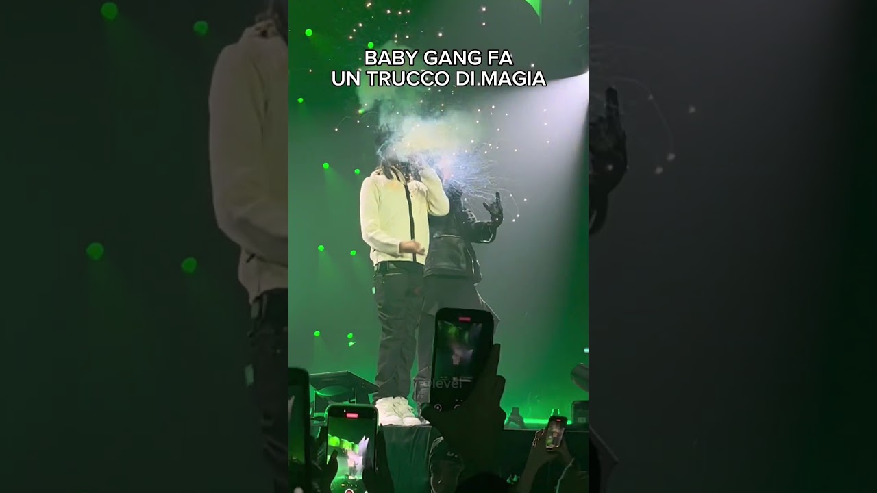 Baby Gang sorprende con un trucco di magia al concerto 🎩
