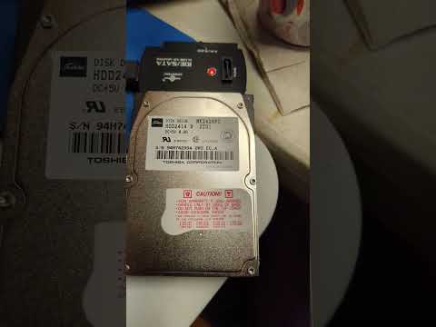 The sound of a dying hard drive #retro #vintagecomputing #shorts