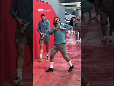 😂🕺 Antoine Griezmann est toujours dans l'esprit de Noël ! #shorts