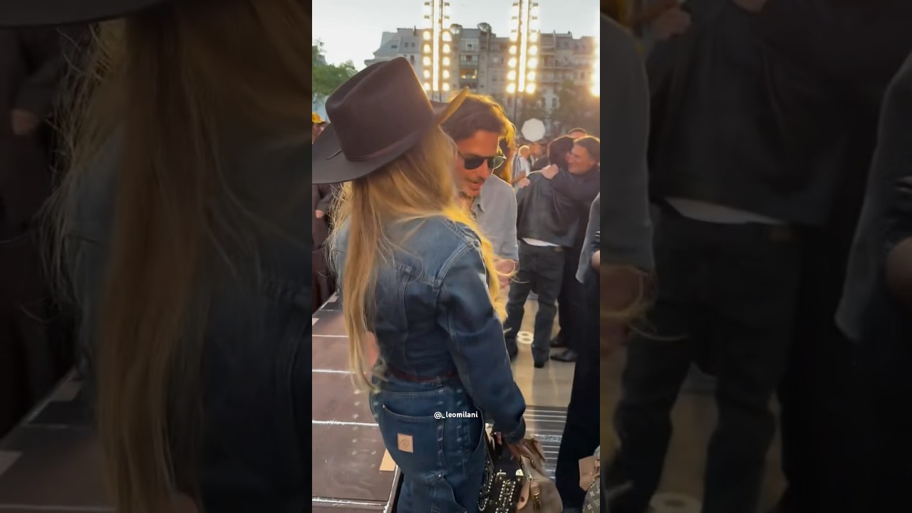 Beyoncé & Bradley Cooper at Louis Vuitton Show 🎶