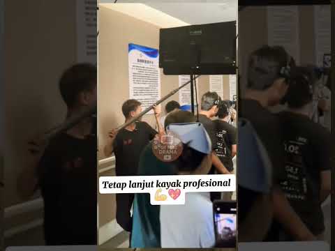 Liang Siwei Gendong Zhang Qiuzi, Malah Ketawa Geli 😳🤣 #short #liangsiwei #zhangqiuzi #bts #cdrama