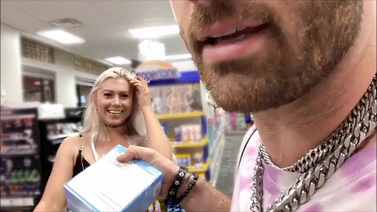 Hasanabi Meets Republican Girl at Store π