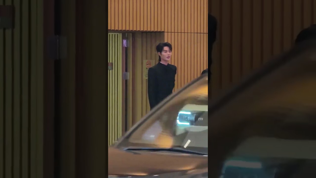 Kechun Stuns in a Modern Black Chinese-Inspired Outfit 🌟