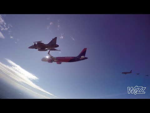 WIZZ x Hungarian Air Force – Low pass over Budapest Airport