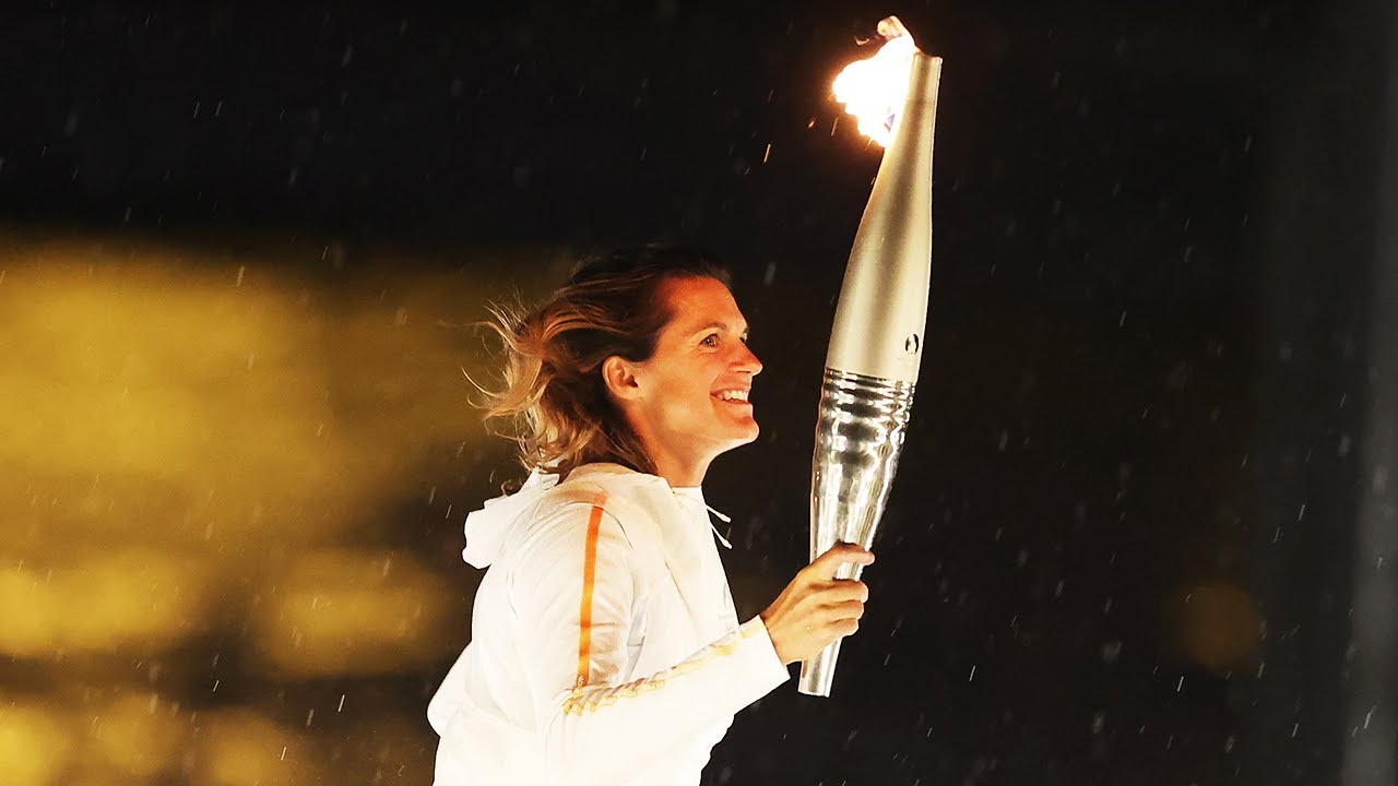 JO Paris 2024 : 24 Porteurs de la Flamme Olympique Rendent Hommage au Sport Français 🇫🇷
