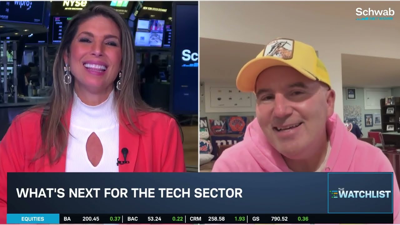 Dan Ives Predicts Bullish A.I. Boom for Apple & Google π