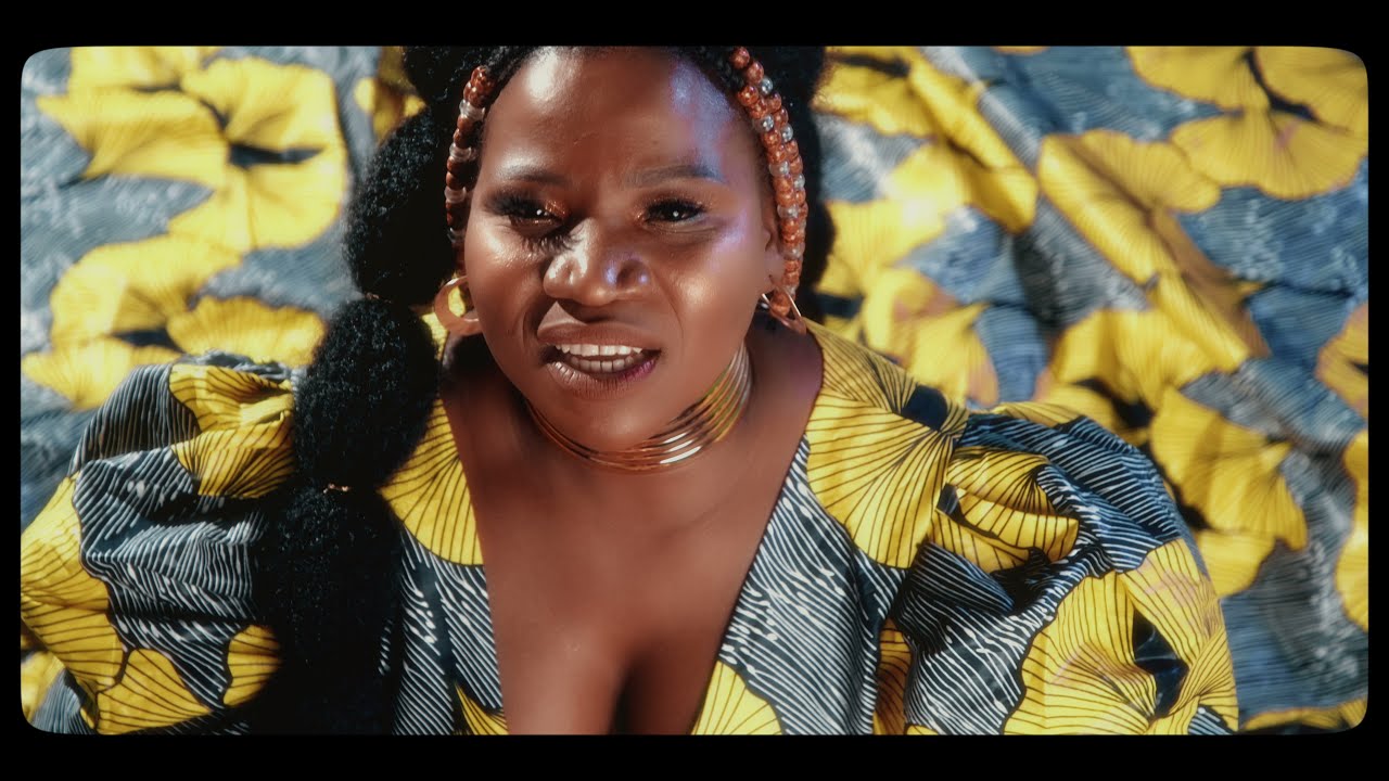 Makhadzi - Zwivhuya ft Jon Delinger (Official Video)