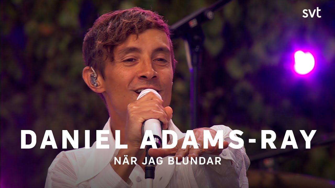 Daniel Adams-Ray Performs 'När jag blundar' at Allsång 2022 🎶