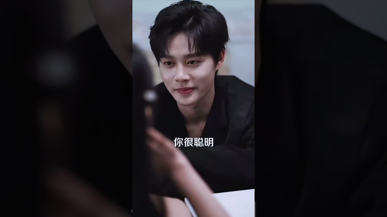 Ke Chun: The Talented and Handsome Star You Can't Miss! ✨