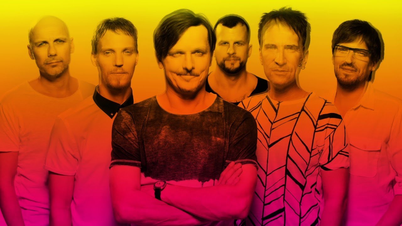 Chinaski - Není nám do pláče 🎶 Lyric Video & Social Links