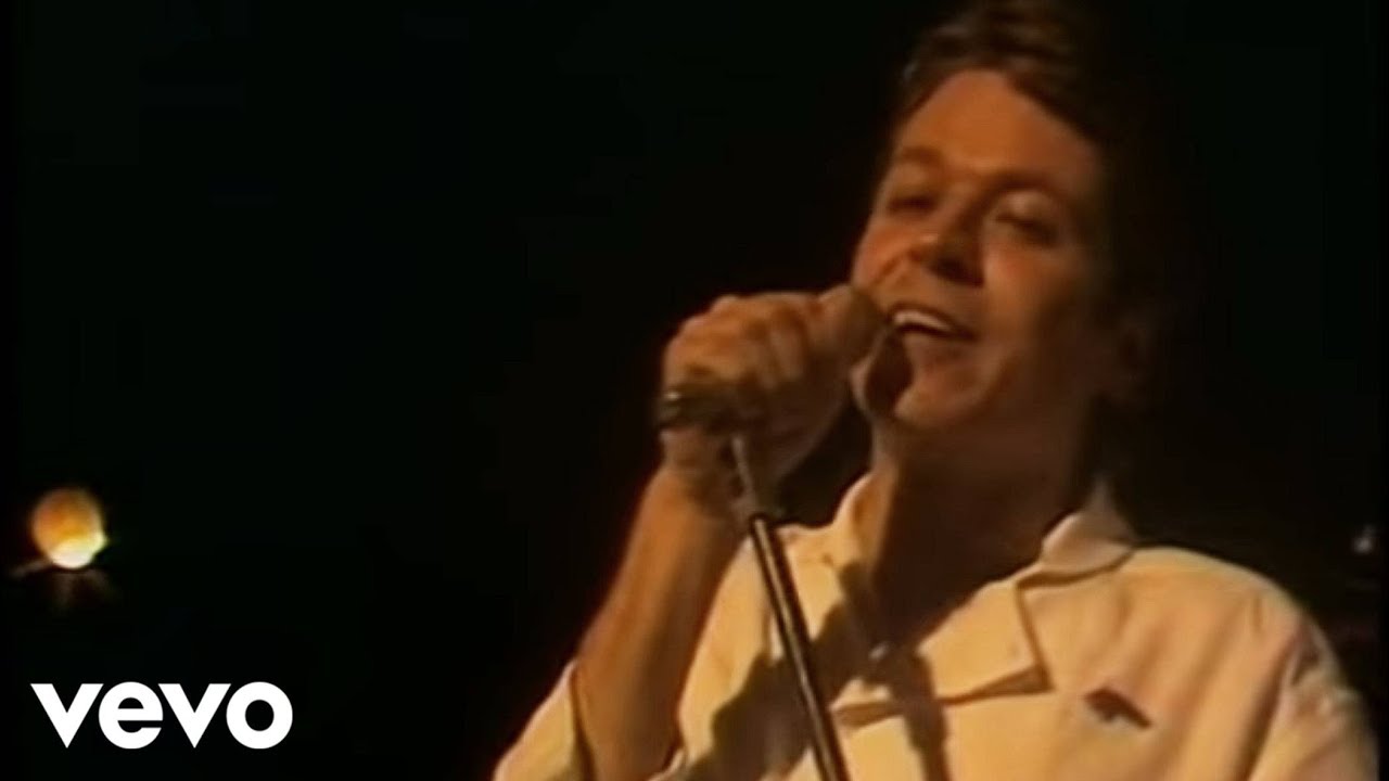 Robert Palmer - Bad Case Of Loving You 🎶