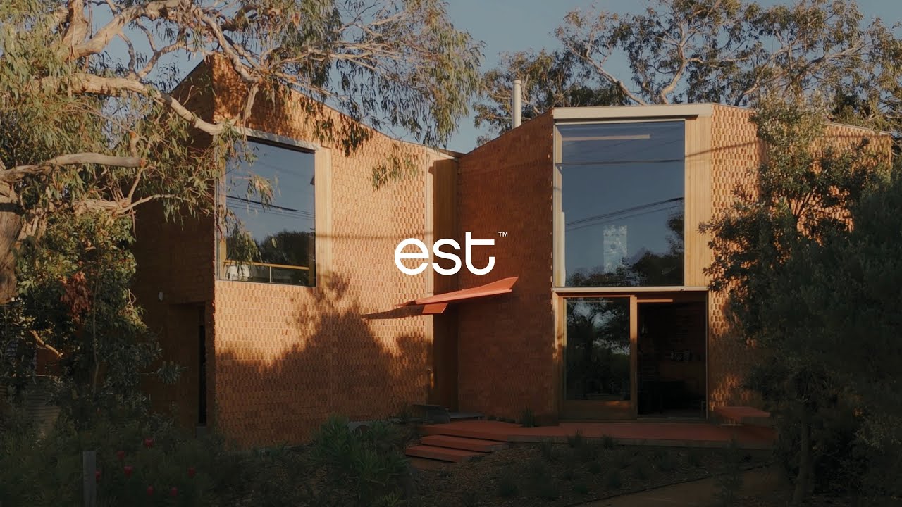 Architect John Wardle's Family-Centered Coastal Home 🏡